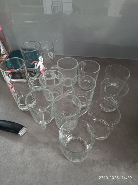 Oddam szklanki całe niepotłuczone