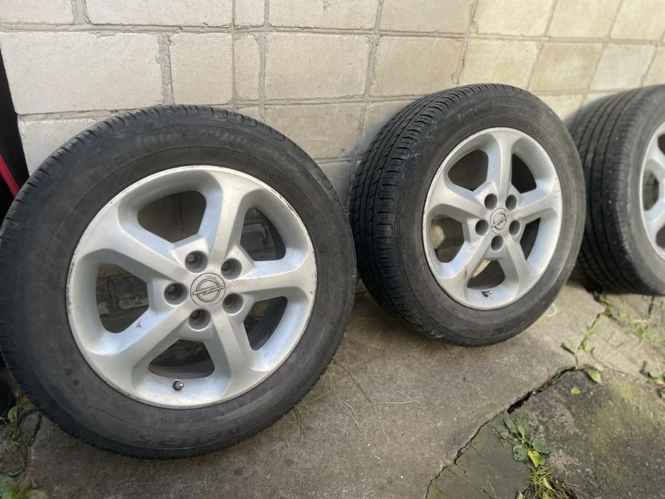 Диски opel zefira a в нарному стані R16
