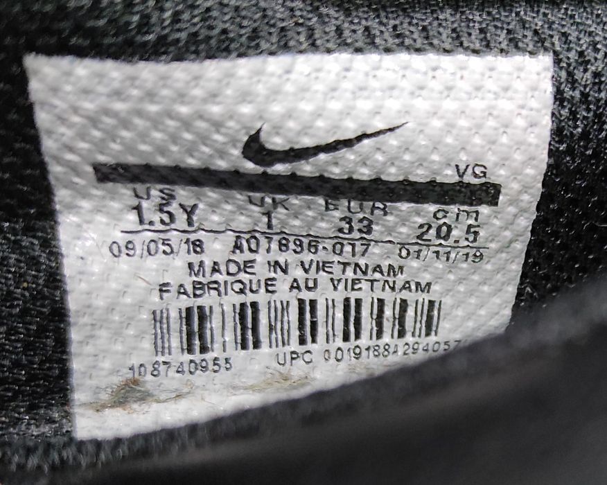 32 Nike оригінальні шкіряні дитячі сороканожки, бутси