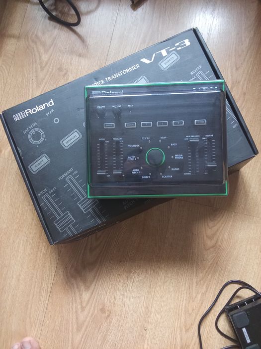 Roland VT-3 multiefekt wokalny + decksaver