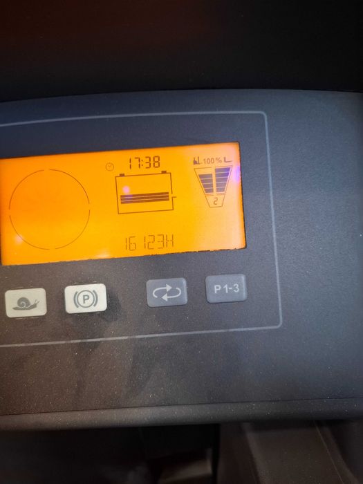 Wózek wysokiego składowania Jungheinrich ETV 214