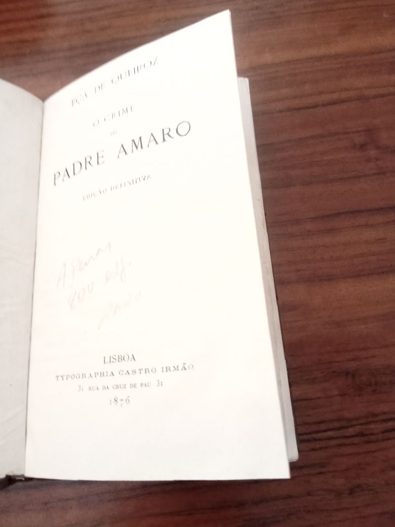 O crime do padre Amaro uma obra muito interessante, edição definitiva