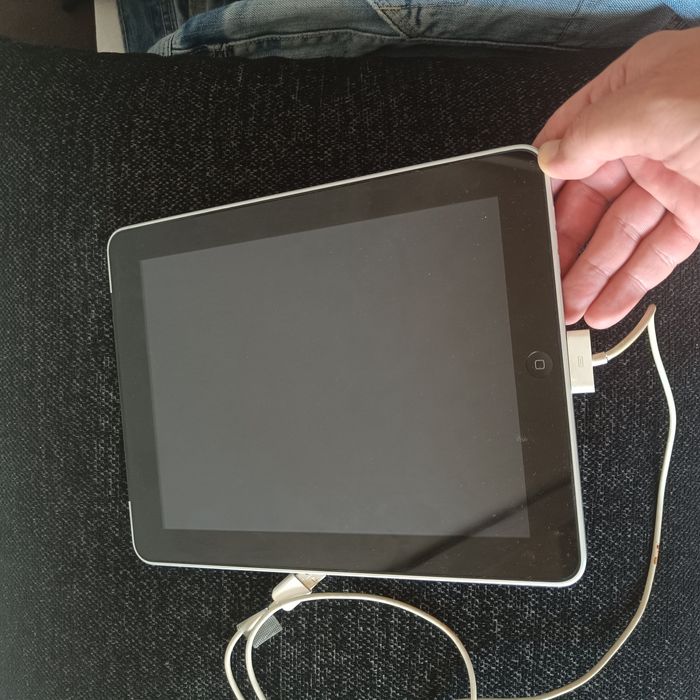 IPad 1 поколения 2010 года на разборку