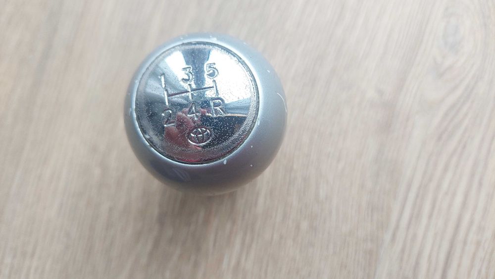 Oryginalna gałka zmiany biegów Toyota Yaris  II