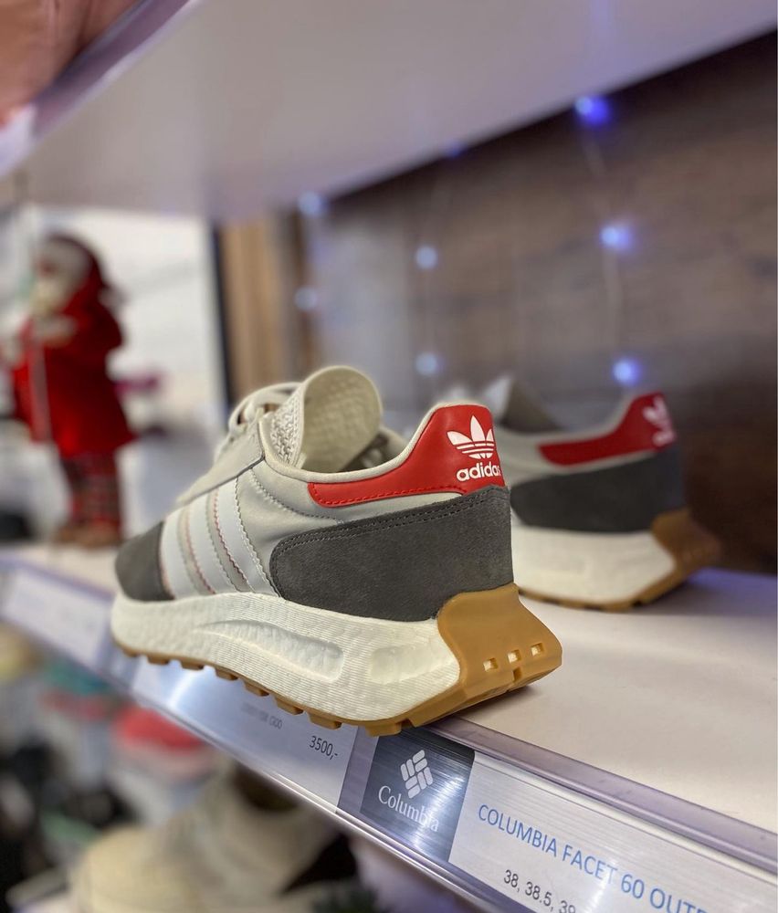 Чоловічі оригінальні кросівки Adidas Retropy E5 GW0558