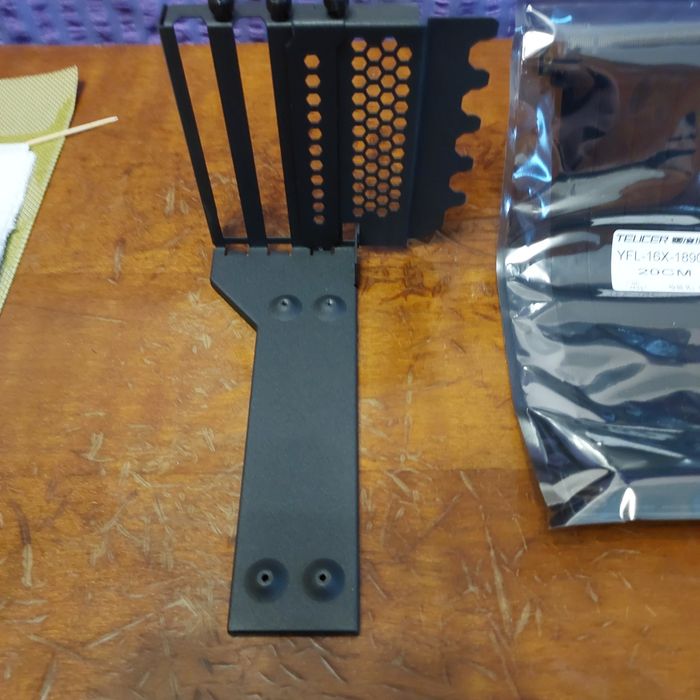 Вертикальний тримач відеокарти PCIe 4.0