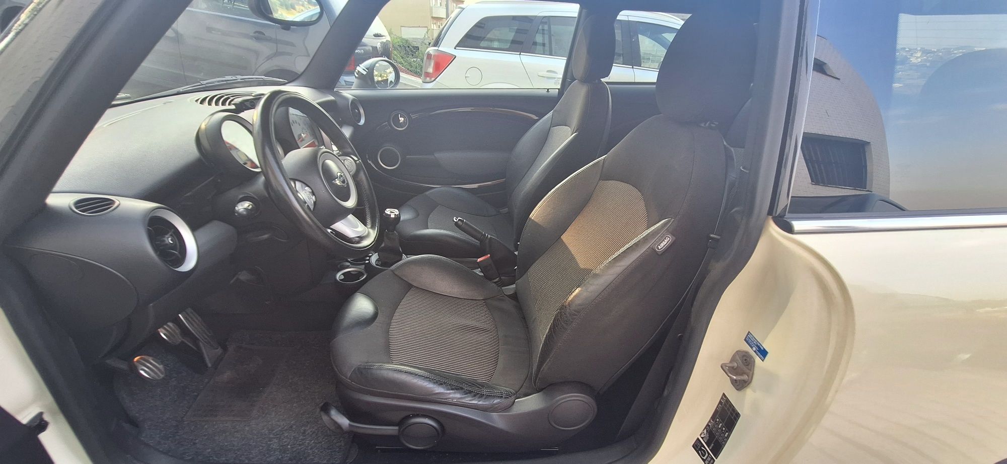 Mini John cooper works 211cv