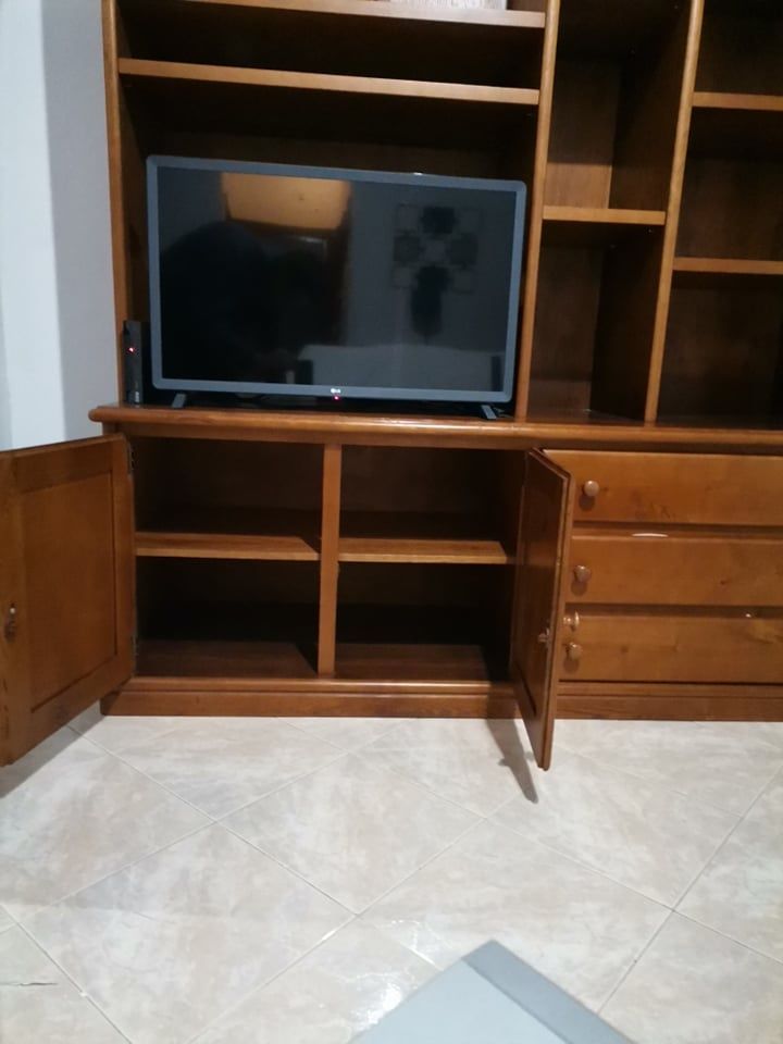 Móvel TV com prateleiras