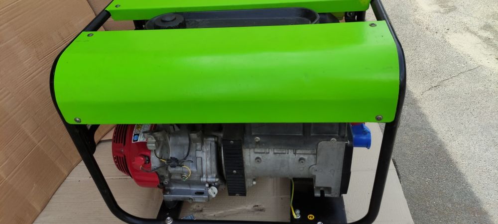 3 фази 5.6 кВт Генератор Honda GX390 Pramac ES8000