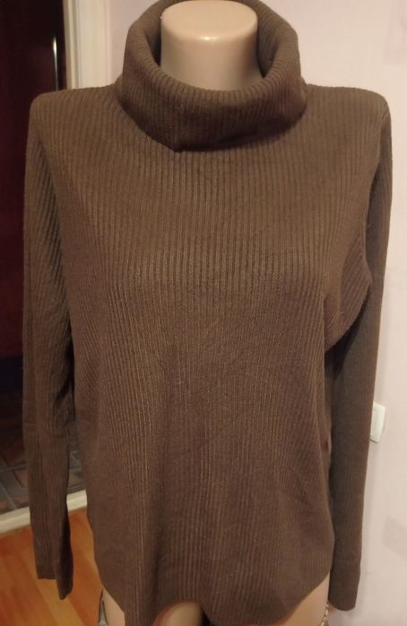 Жіночий гольф в рубчик .50 розміру.