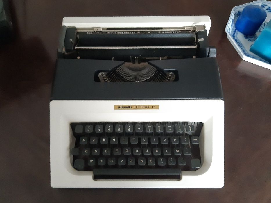 Máquina escrever - Olivetti Lettera 15