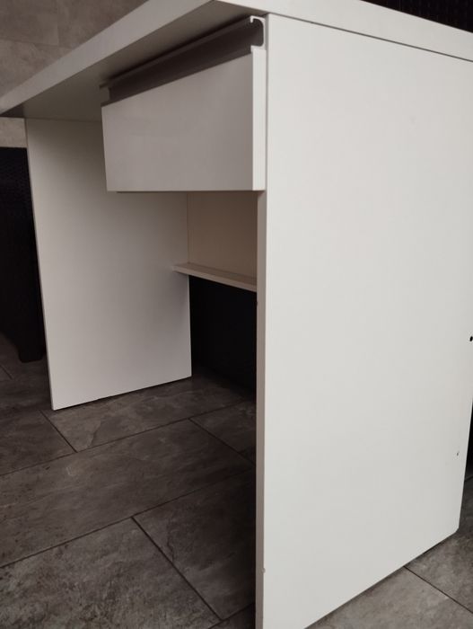 Sprzedam biurko.z fotelem