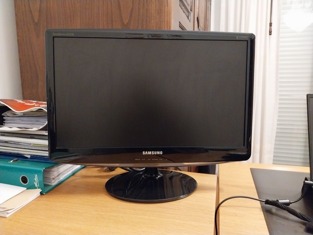 Monitor Samsung B2230N. 22"