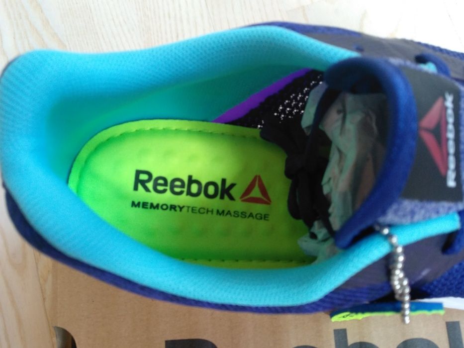 Reebok - оригинал! Новые кроссовки куплены в США! 41 размер.