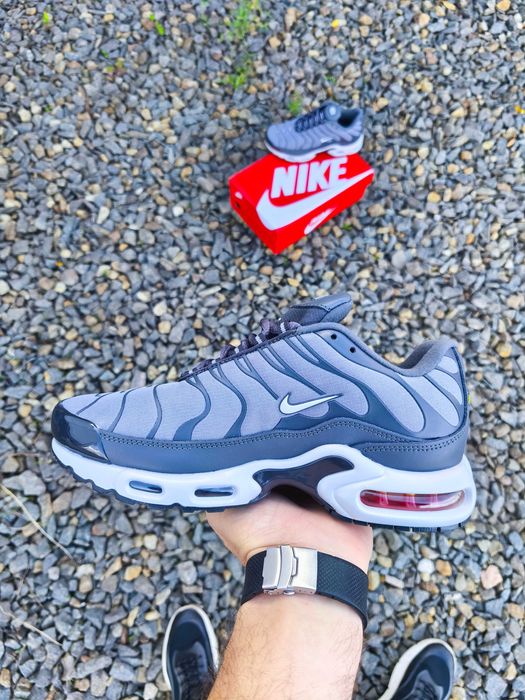 Кросівки підліткові Nike Air Max Tn Plus термо осінь зима сірі