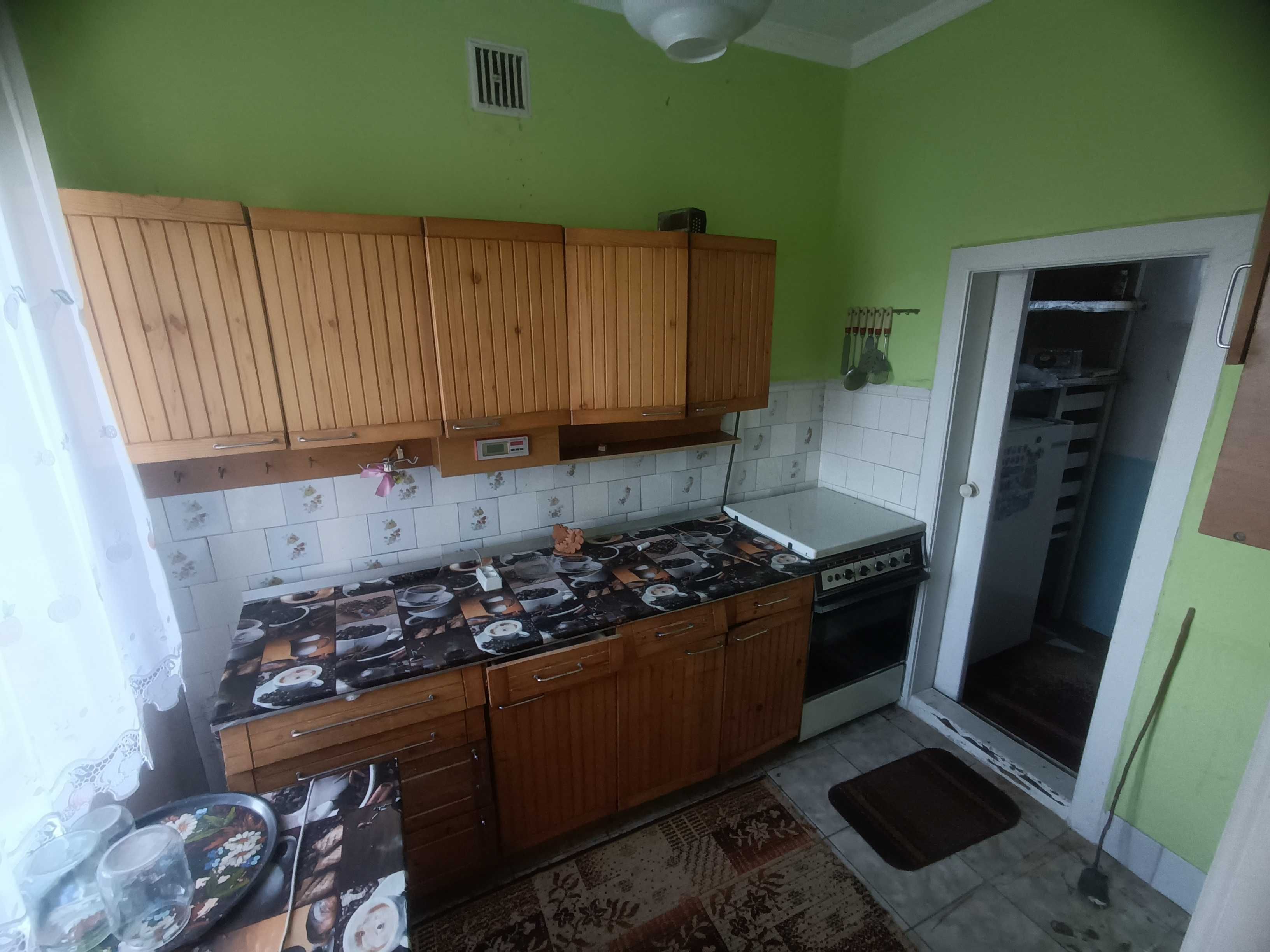 ПРОДАЖ 4х кімнатного БУДИНКОВОЛОДІННЯ (2 окремих будинки) у передмісті