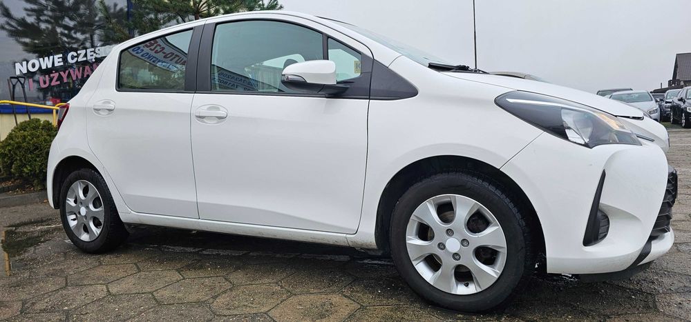 Toyota Yaris 1.0 72 Km Klima Navi Kamera Cofania Niski Przebieg
