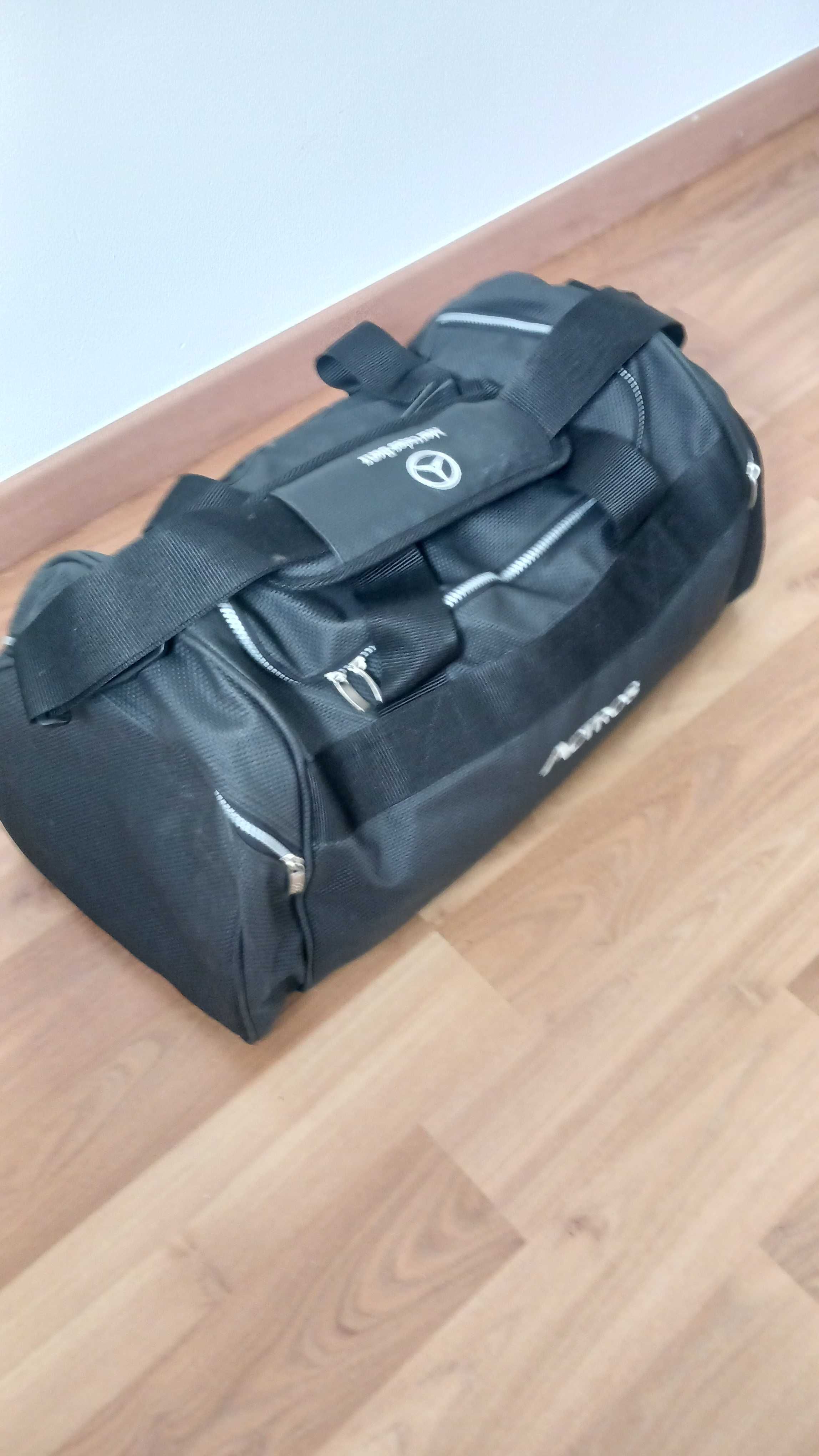 Mochila / saco de viagem ou desporto  da marca Mercedes  nova.