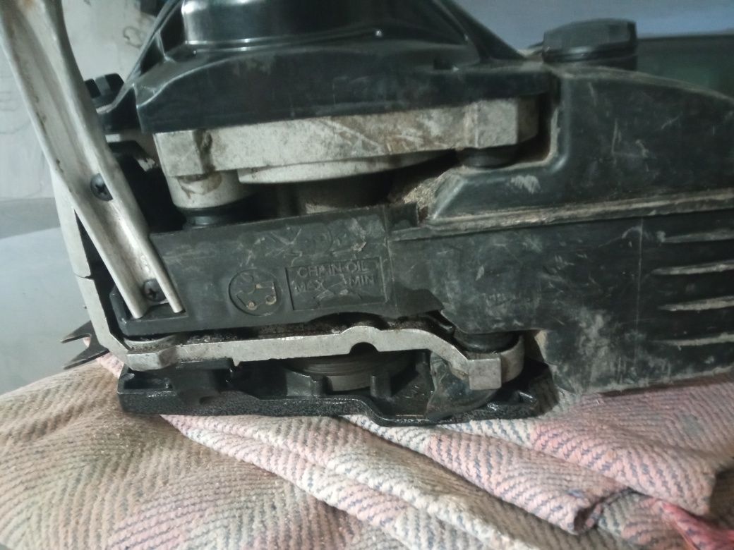 Бензопила без шини і ланцюга з польськими написами PL5229с