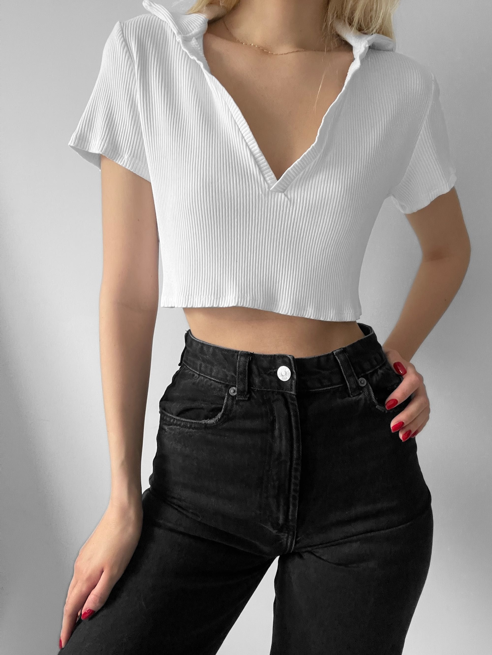 Biały crop top prążki prążkowany polo wiskoza dekolt sexy wiosna y2k