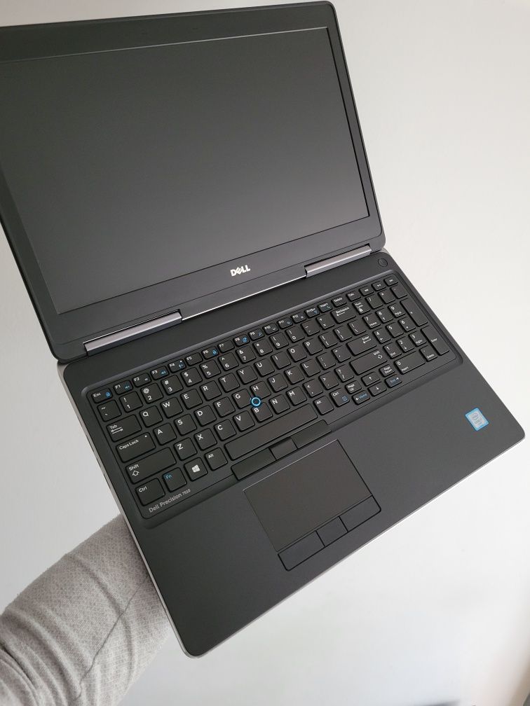 Ноутбук Dell Pcecision 7510/i7-6920HQ/Ram16gb/SSD256gb/Quadro M2000m