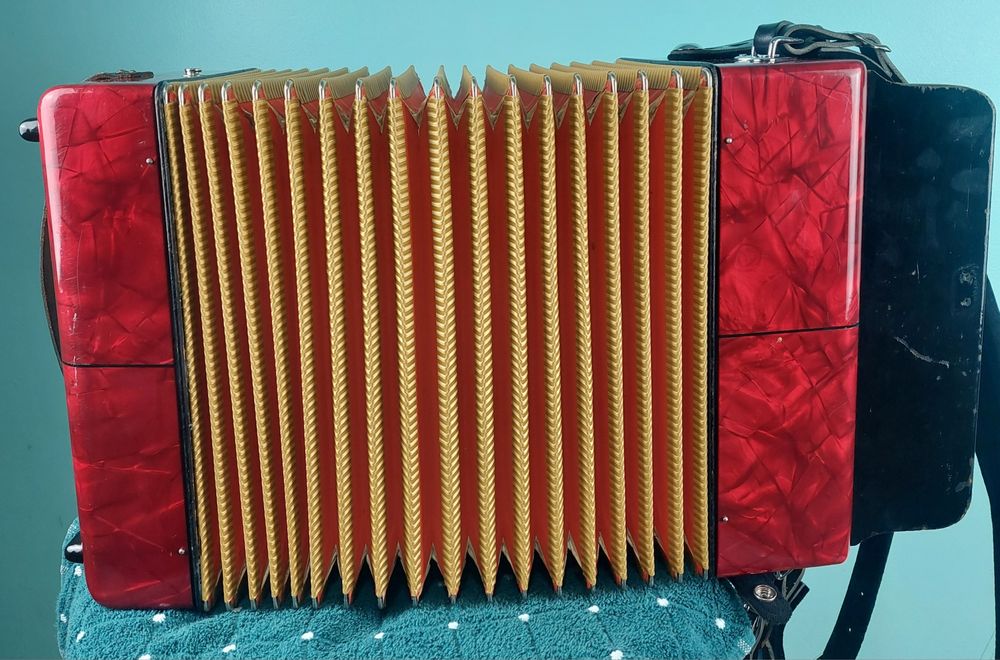 Gaita/concertina Hohner Corso CF Vermelho, afinado Funana Cabo Verde