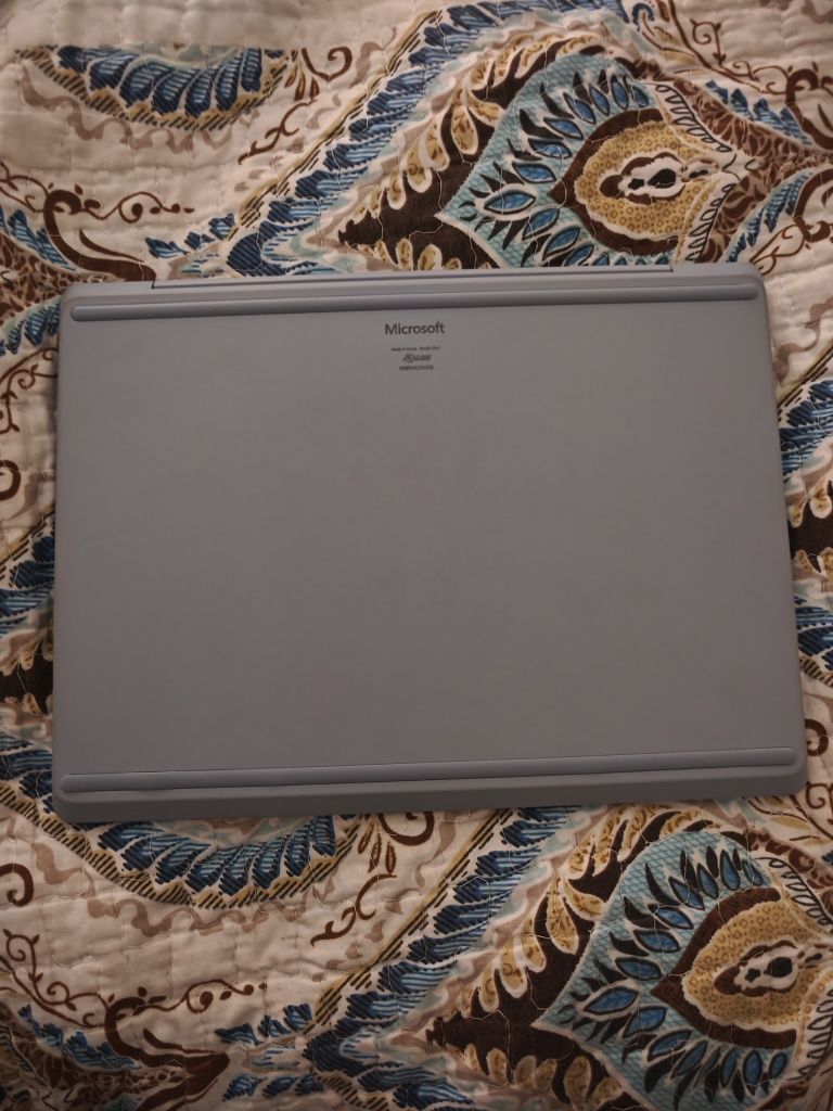 Ноутбук Microsoft surface laptop go