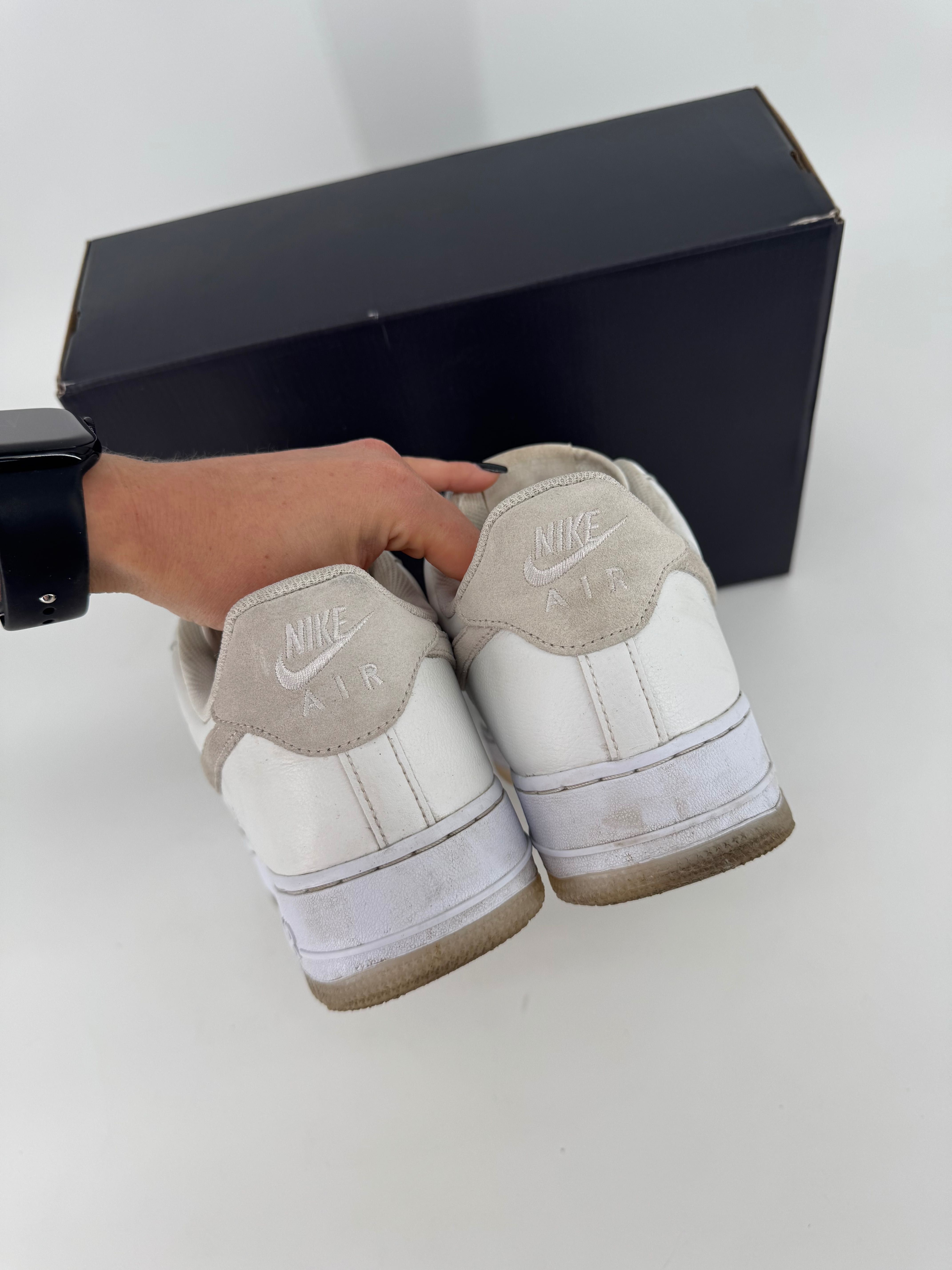 Nike air force 1 07 lv8 białe kremowe sneakersy tenisówki męskie 44