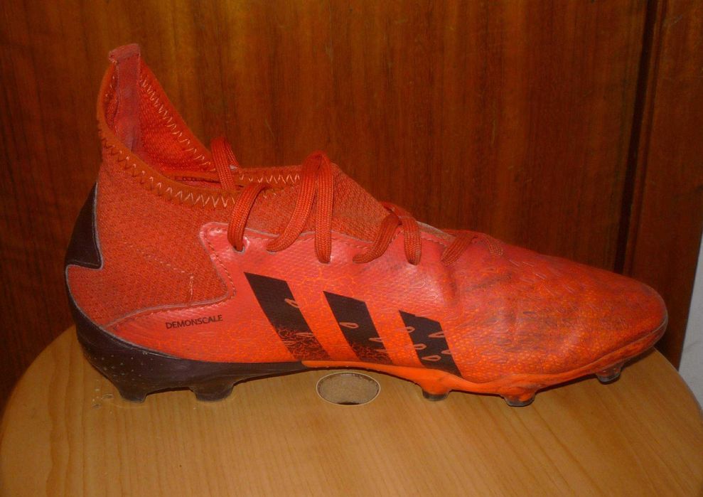 Chuteiras Predator Criança 37 e meio: 1 euro