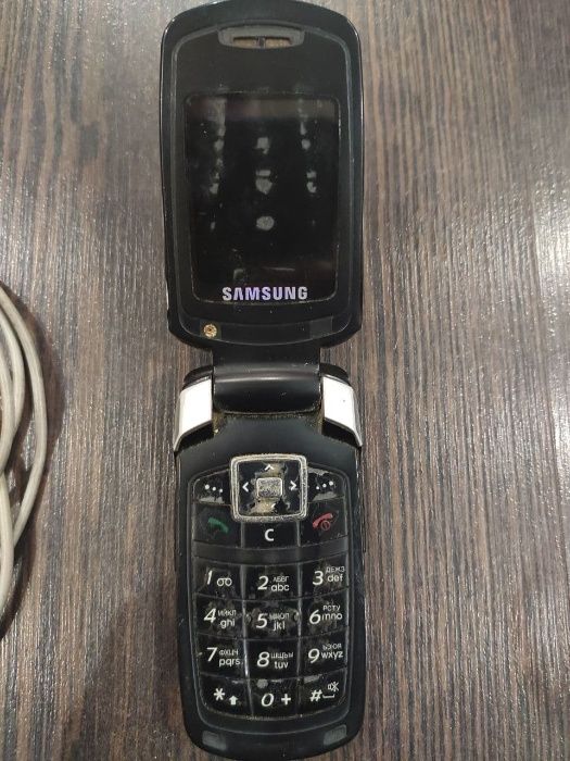 Продам телефон samsung E380