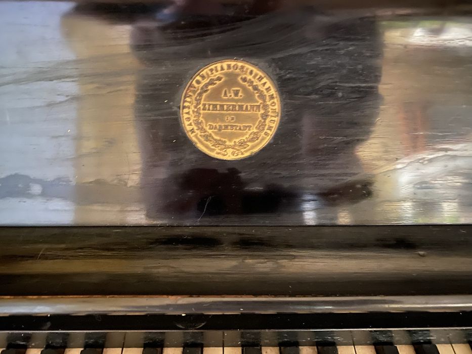 Stare pianino około 100 letnie