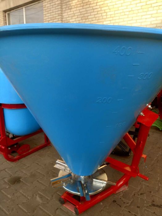 Розкидач добрив лійка Польща гідравліка