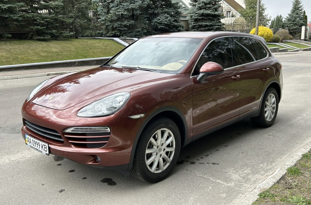 Обмен Porsche Cayenne на недвижимость в Киеве