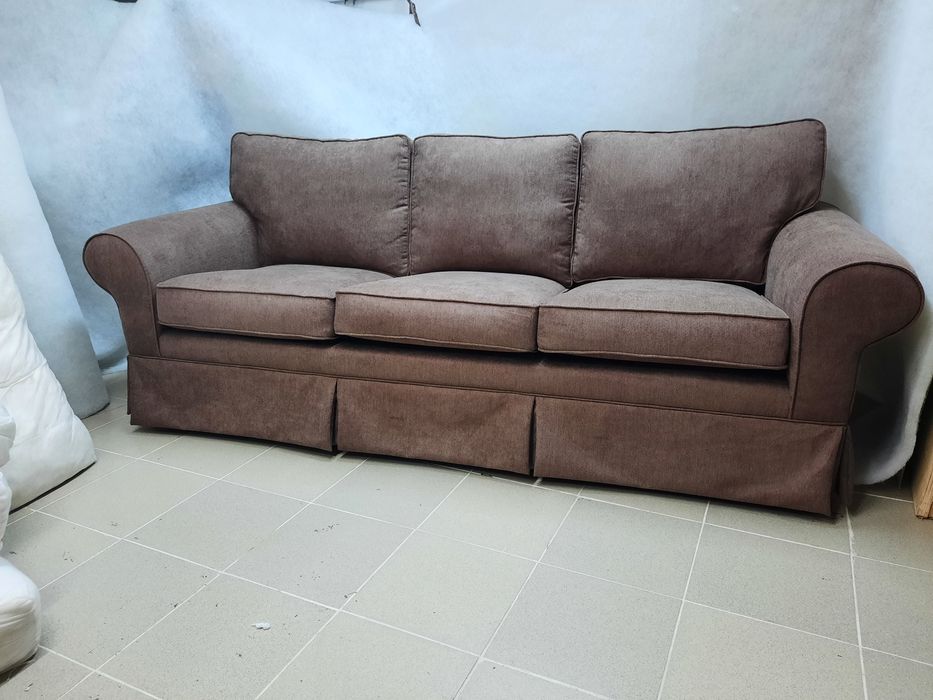 Sofa rozkładana z funkcją spania.