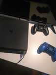 PlayStation 4- 500 GB. Como nova