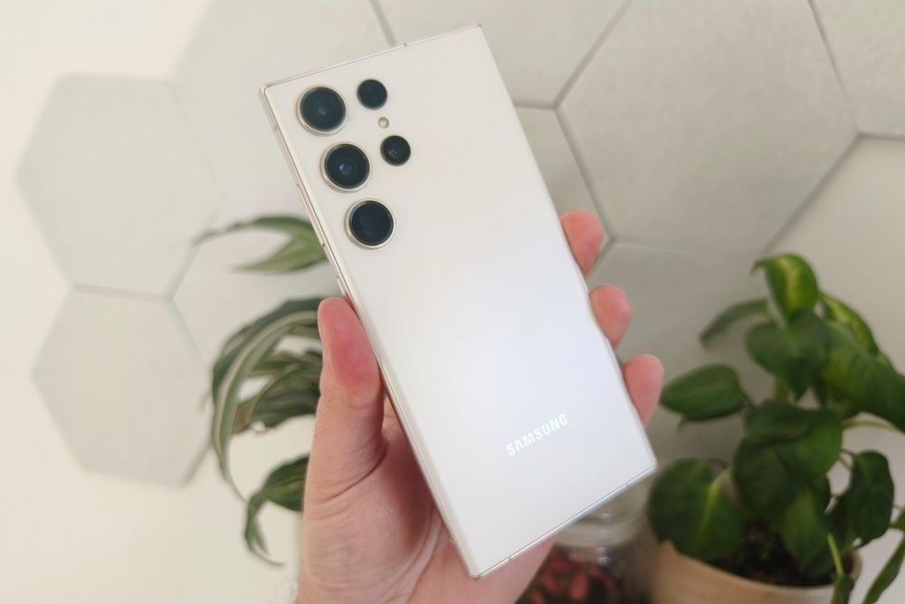 Samsung s23 ULTRA белый