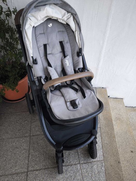 Conjunto Joie: Carrinho Versatrax + Ovo i-Snug