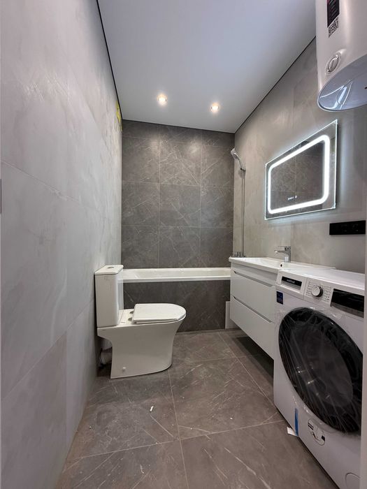 Видова квартира з люкс ремонтом! Центральний парк,без комісії! Торг є!