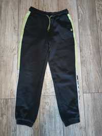 Spodnie dresowe Reserved r.152