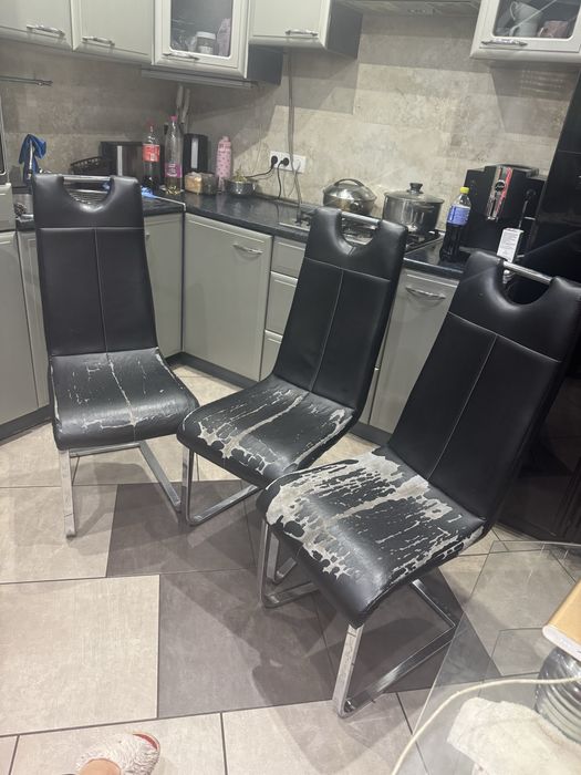 Продам стільці кухонні під перешивку