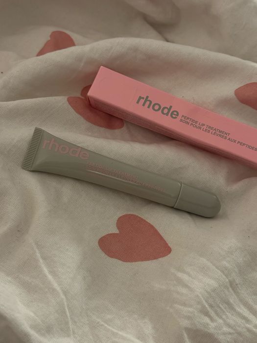 nowy błyszczyk rhode by hailey bieber lip tint błyszczyk