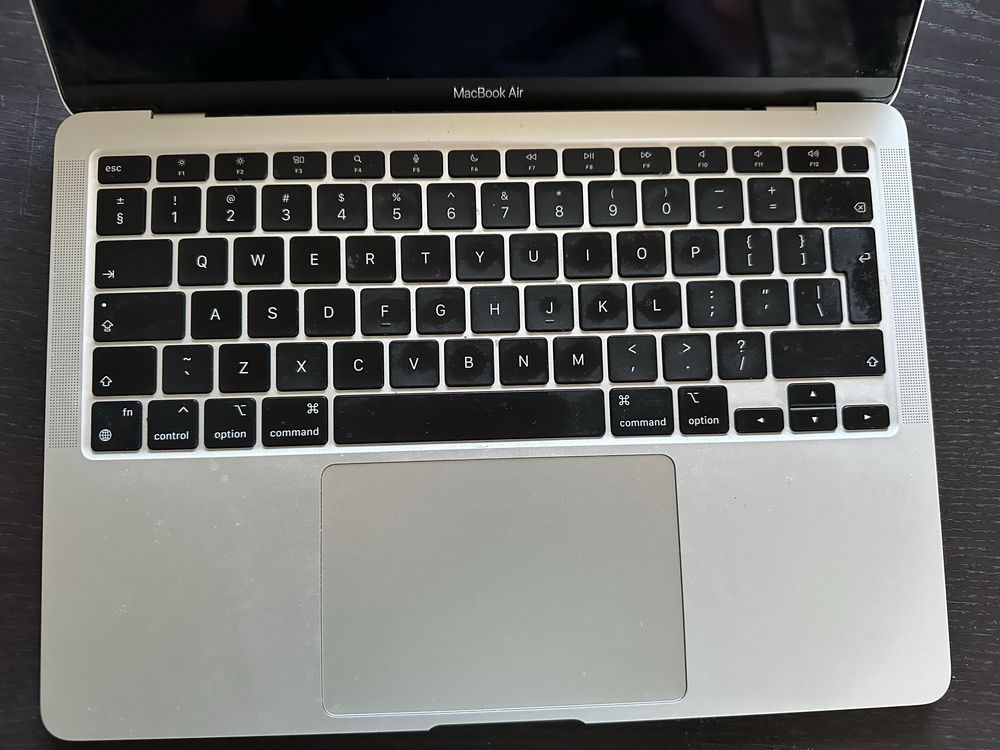 MacBook Air M1 (2020) 8GB RAM, 256GB, srebrny + pudełko i ładowarka