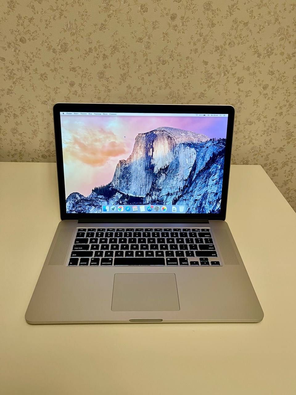 Apple MacBook Pro 15" Silver i7/16/500GB 2015 Стан нового пристрою!