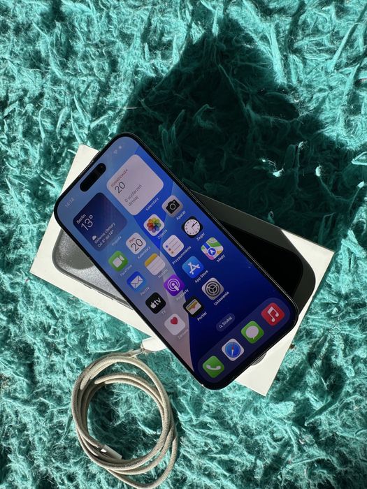 iPhone 15 PRO zbita klapka! 91% baterii