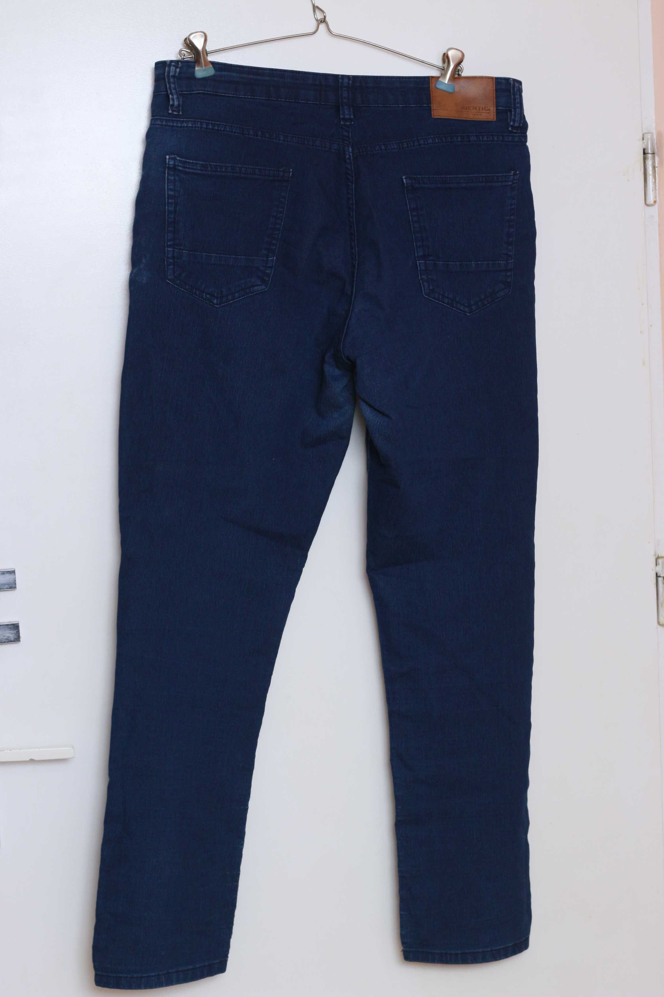 Spodnie Jeans / sztruks Identic Slim Man Denim W34 L32