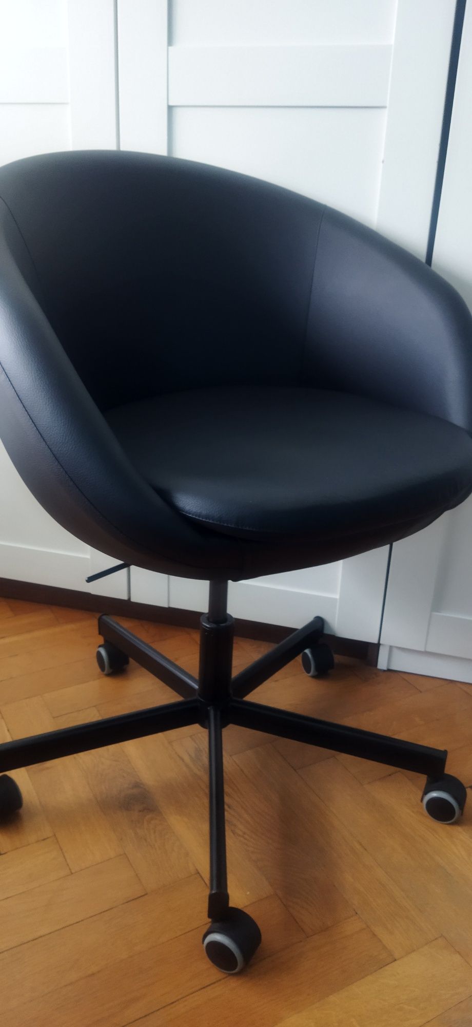 Fotel obrotowy Ikea SKRUVSTA, Eco skura, czarny stan bdb!