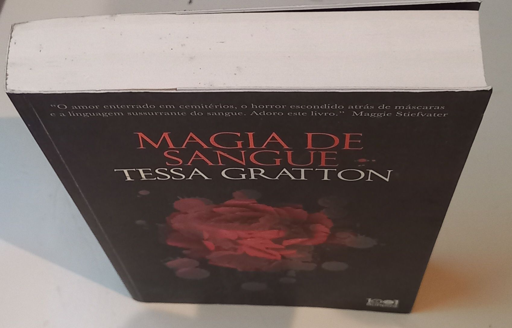Livro "Magia de Sangue" Tessa Gratton. PORTES GRÁTIS.