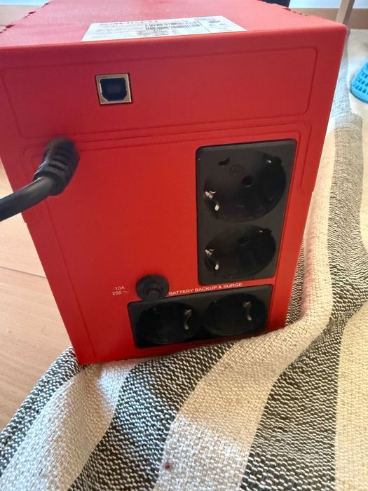 Salicru SPS SOHO 1200VA.