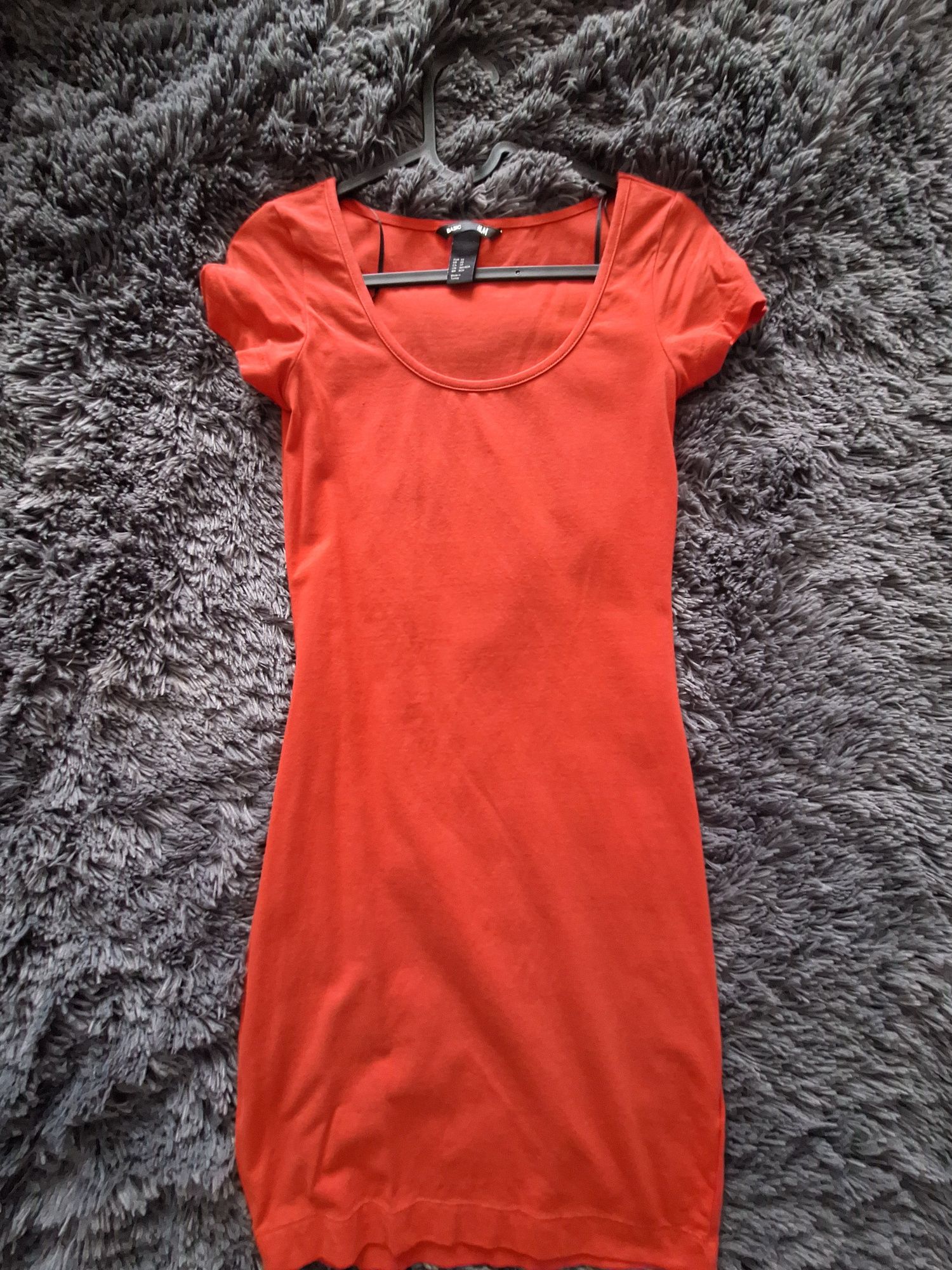 Czerwona sukienka basic rozmiar XS H&M