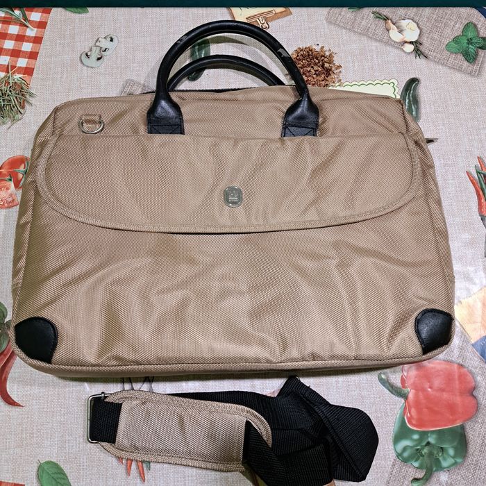 Сумка для ноутбука.